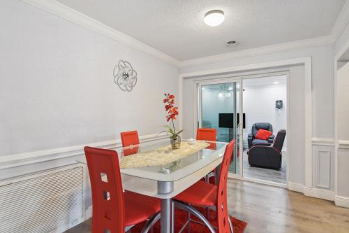 Patio and Yard Family-Friendly Miami Oasis! in Miami Gardens, USA