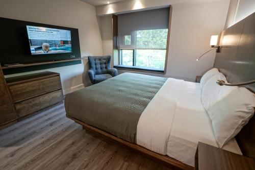 477748373 Hôtel & Suites Normandin Lévis