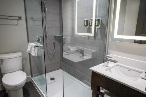 477748418 Hôtel & Suites Normandin Lévis