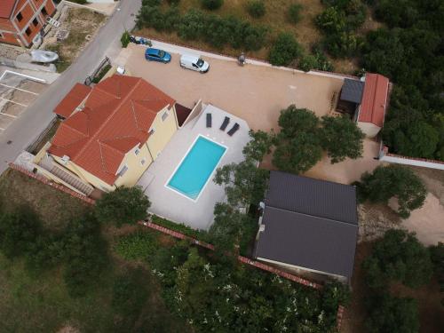 Family friendly apartments with a swimming pool Drage, Biograd - 5904 - Location saisonnière - Drage