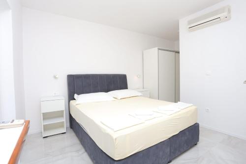 One-Bedroom Apartment with Terrace image 10
