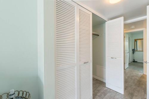 White Sands Village, Gorgeous 2BR, Top/Front Bldg