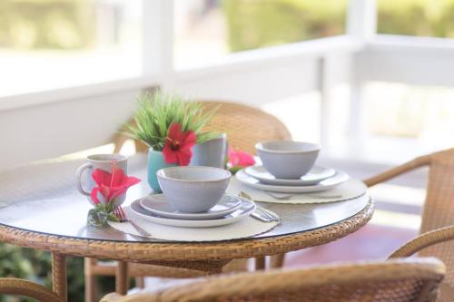 บริการและสิ่งอำนวยความสะดวก, OceanFront Kauai - Rhythm TVNC 4288 in คาปา