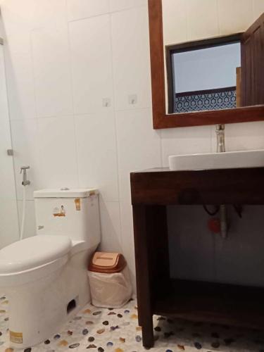 Twin Room image 10