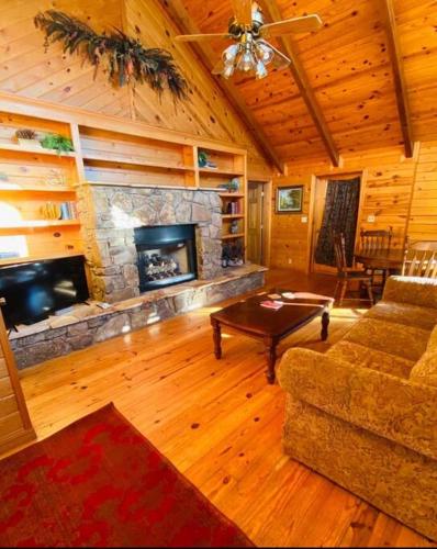 The Luxury Suite at Bear Mountain in Eureka Springs, USA