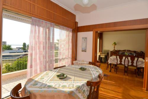 Mytilini central apt 5 min walk from port, shops 1