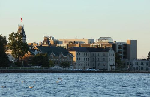 Holiday Inn Kingston - Waterfront, an IHG Hotel