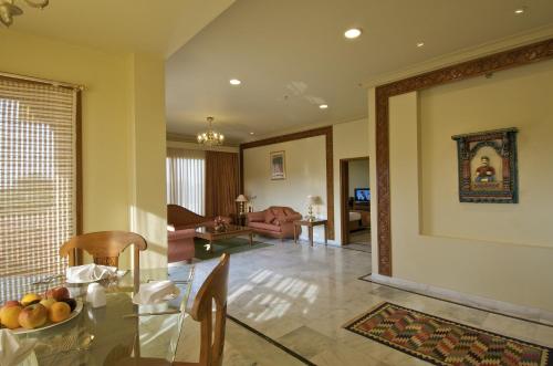 balkon/terras, The Ummed Jodhpur Palace Resort & Spa in Jodhpur