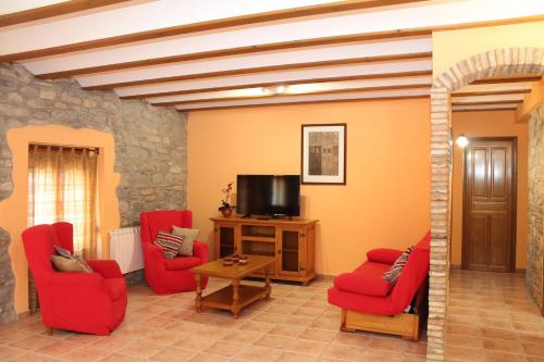 Apartamentos Clavería (Apartamentos Claveria) in Biniés