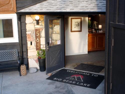 Lối vào, Sierra Blue Hotel & Swim Club in Big Bear Lake (CA)