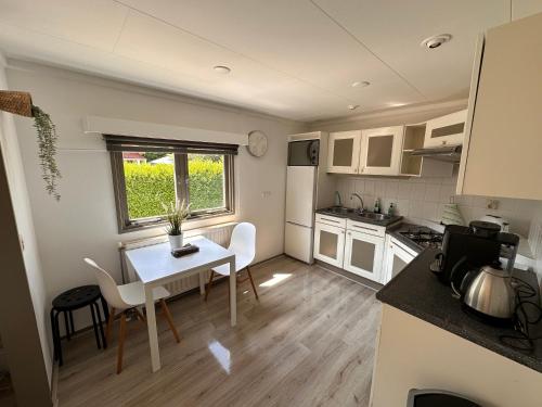  Freestanding Holiday Home BEEKBERGEN - WASMACHINE ALL COUNTRY TV CHANNELS in Beekbergen