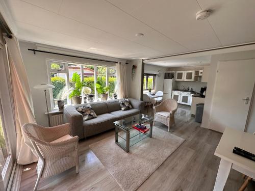  Freestanding Holiday Home BEEKBERGEN - WASMACHINE ALL COUNTRY TV CHANNELS in Beekbergen