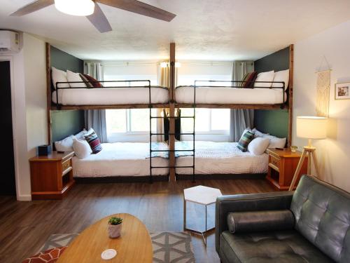 Deluxe Family Suite
