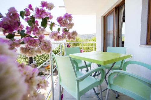 B&B Datça - Flat w Nature View Balcony 1 min to Beach in Datca - Bed and Breakfast Datça