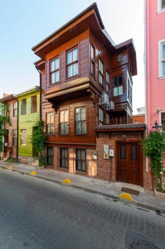 Brown Mansion Oldcity 5