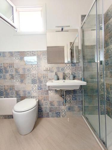 One-Bedroom Apartment image 6