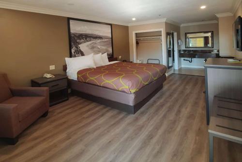Super 8 by Wyndham Cypress Buena Park Area in Cypress, USA