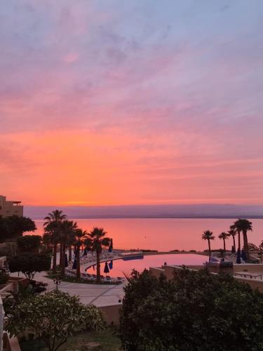 Sunset apartment in Samarah Dead Sea resort in Sowayma
