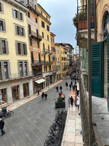 Verona Luxury Flats Piazza Erbe, floor 3, Verona (photo 3)