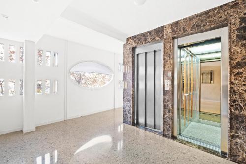 Apartment image 6