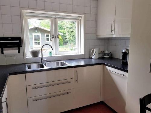 Kjøkken, Spacious holiday home near with sauna in Garderen