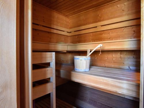 Spa, Spacious holiday home near with sauna in Garderen