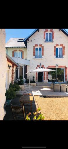 Belle demeure de 1820, classée, à 5 mn de Blois, 10 mn de Chambord - Location saisonnière - Vineuil