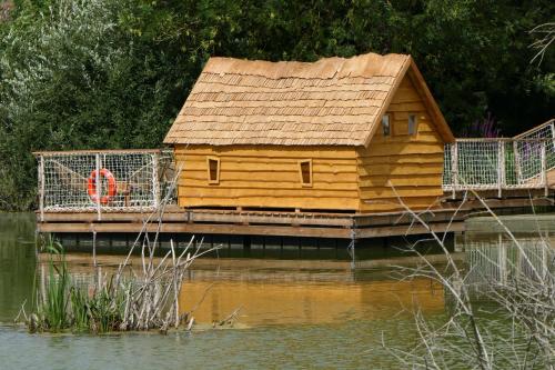 Les Cabanes Flottantes