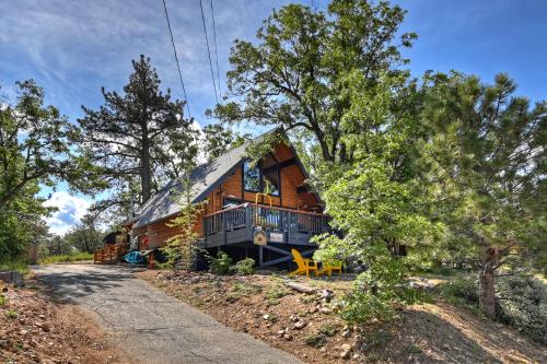 New!!! Dreamy Bear Haus- Updated Retro Retreat & Spa, Pet & Kid Friendly in Big Bear Lake, USA