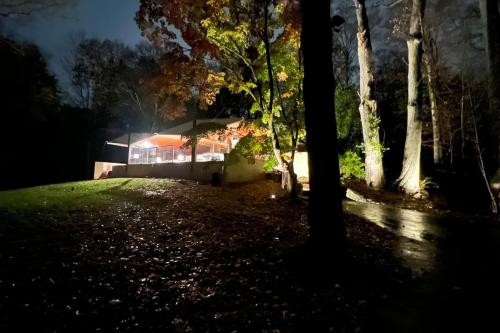 1956 Award Masterpiece .Easy conmute to NYC.Nature surrounded . in Rye, USA