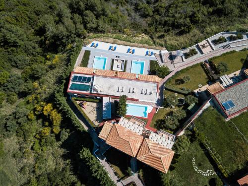Koumaros Aparthotel in 63085 Agia Paraskevi
