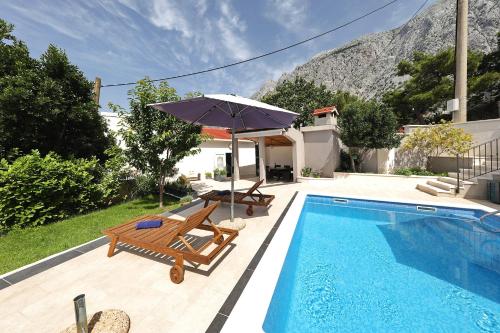 Apkārtne, Villa Ella - swimming pool, garden, baby friendly in Bast