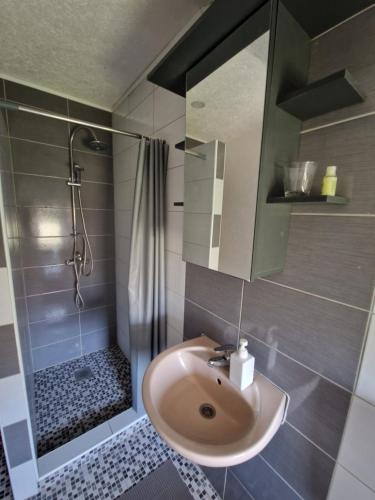 Sweet guesthouse - image 11