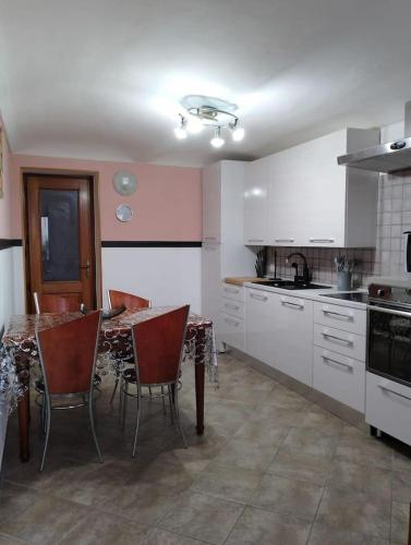 virtuve, La casa di giuda in Montaldo Scarampi