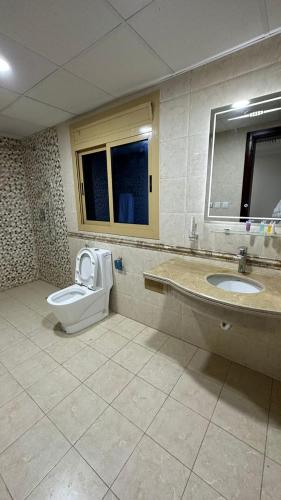Bathroom, نماء الجود للشقق المفروشة ( الانصار ) in Bani Abdul Ashal