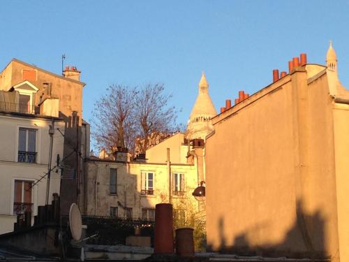 Montmartre Bright & Quiet