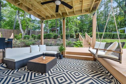 Convenient City Retreat, 10mins from ATL Airport in Riverdale, USA