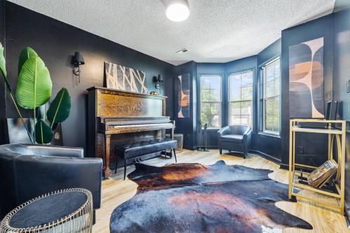 Convenient City Retreat, 10mins from ATL Airport in Riverdale, USA