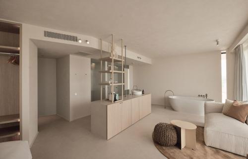 Superior Suite image 5