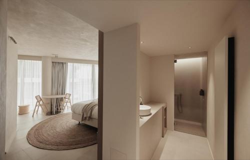 Family Room image 5