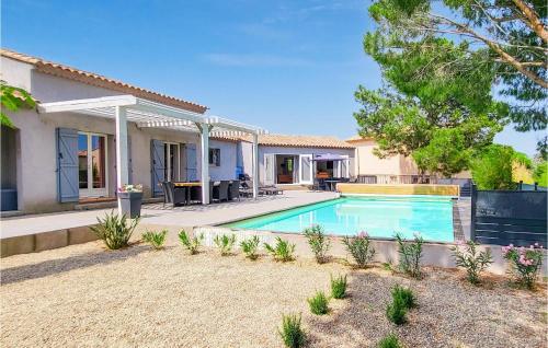 Awesome Home In Le Plan-de-la-tour With Outdoor Swimming Pool, Wifi And 4 Bedrooms - Location saisonnière - Le Plan-de-la-Tour