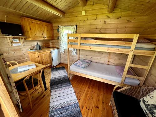 Cottage with Shared Bathroom (2 Adults)