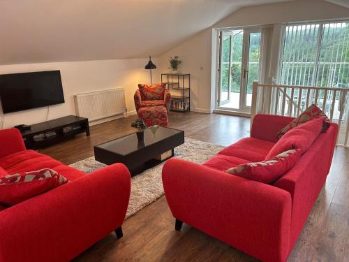 Pine Lodge - Two Bedrooms, High Bickington close to Umberleigh , Barnstaple , Bideford