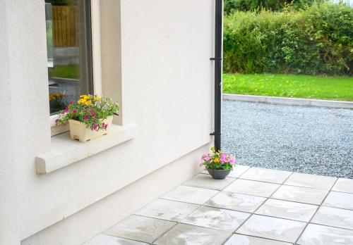 Killarney Old School Road sleeps 6