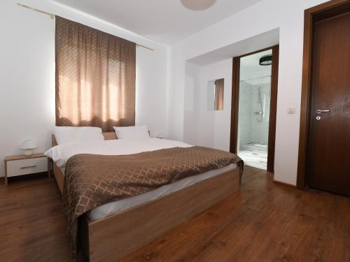 Casa cu Scări (Casa cu Scari) in Cornu De Jos