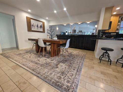 3 BR + Near Venice Beach + Redecorated + Nice Backyard with BBQ, Лос-Анджелес (фото 2)