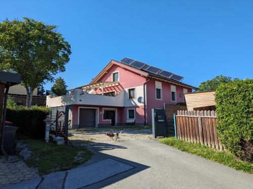 Vaade, Anton's bunte Welt (100 m², Parkplatz, Garten und viel mehr) in Gleisdorf