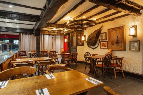 The Jamaica Inn, Bodmin, Cornwall - The Coaching Inn Group - 레스토랑