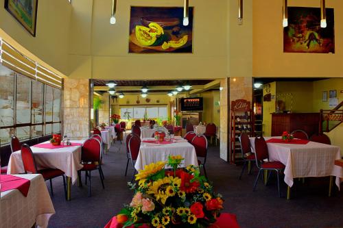 Restaurant, Cesar's Plaza Hotel in Cochabamba