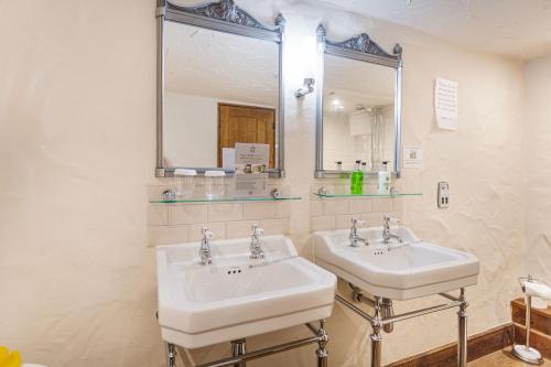 The Jamaica Inn - image 6